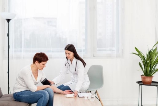 Antrian Online, Solusi Nyaman buat Pasien Tua dan Anak Anak